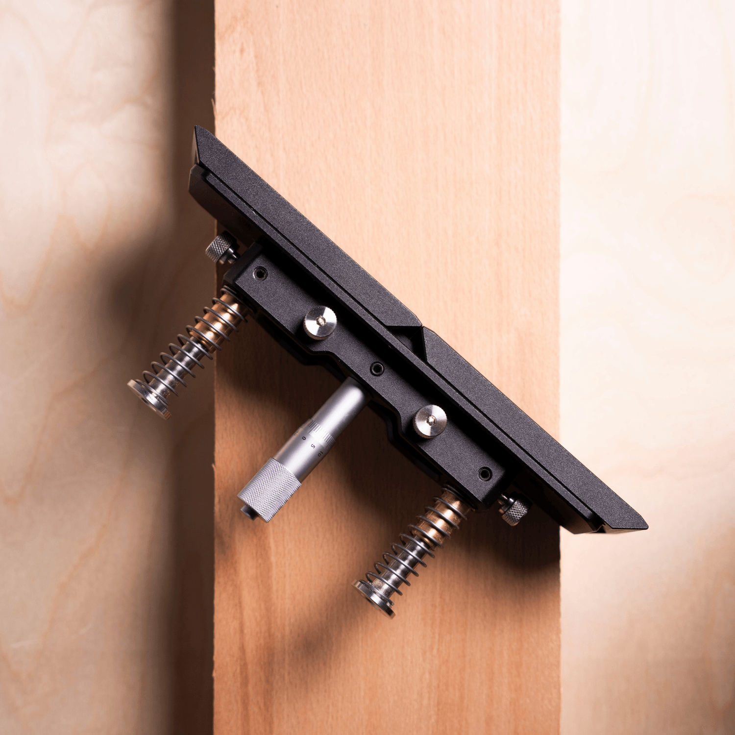 Multifunctional Edge Guide with Micro Adjustment || Physical Product