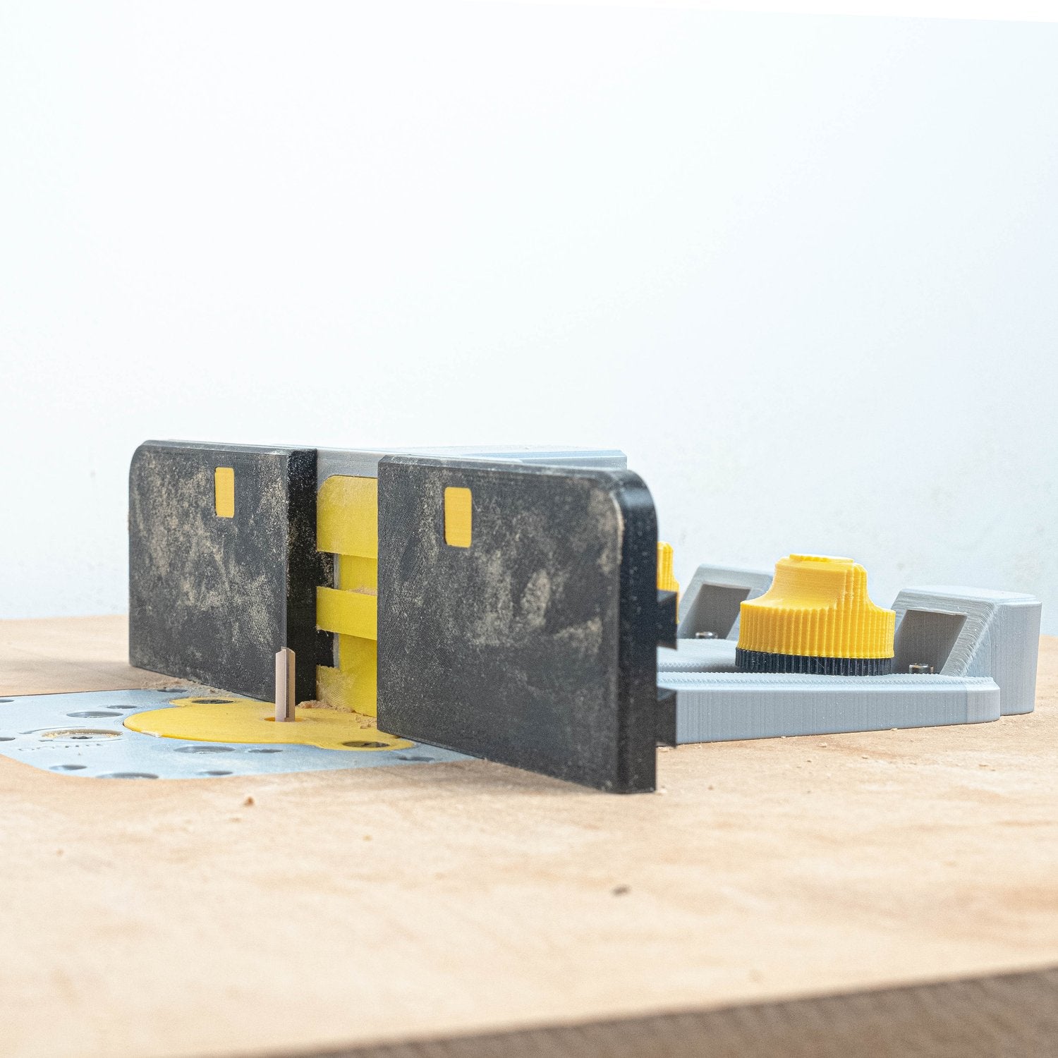Router Lift Table Exhaust System